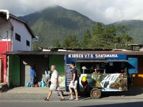 expats walking down the street in El Valle de Anton Panama – Best Places In The World To Retire – International Living